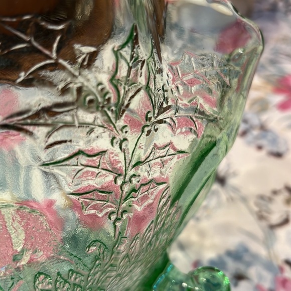 Stag & Holly Green FENTON 10" Round 3-Toed Crimped Uranium Glass Bowl - Picture 9 of 13